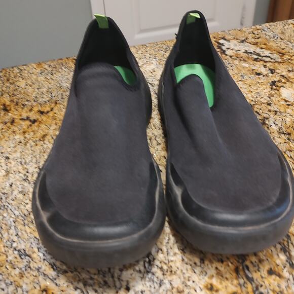 OOfos OOmg eeZe Low Recovery Slip On Shoes Sneakers Black Women's Sz 8 - Picture 10 of 14